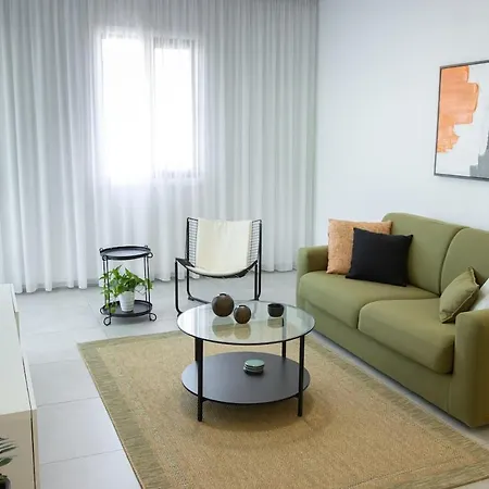 Stylish Modern Center *